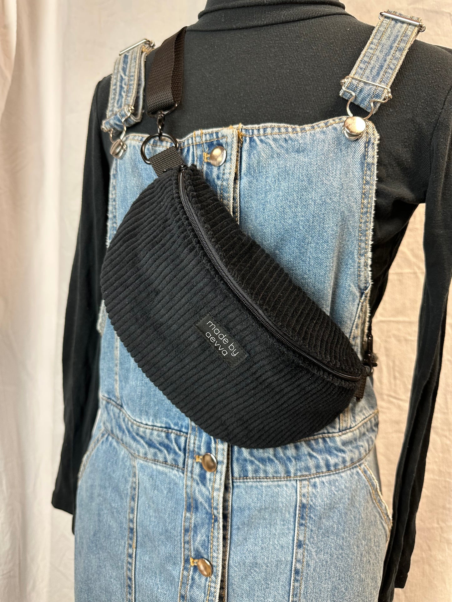 Individuelle Midi Bauchtasche aus schwarzem Cord