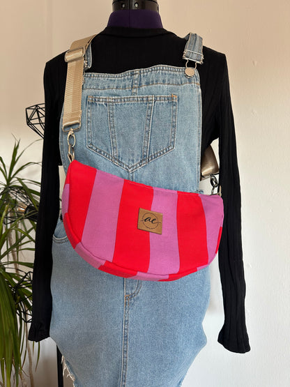 Sommerliche Midi Mondtasche aus Canvas mit rot-rosa Streifen