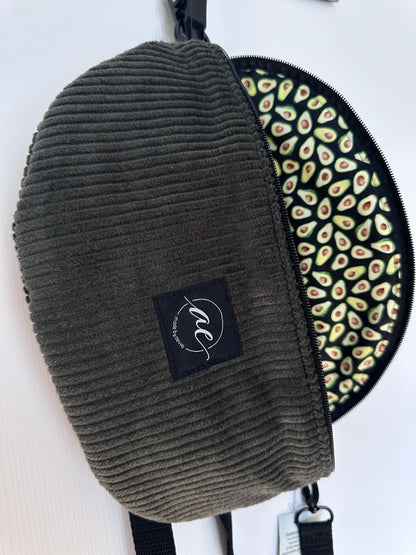 SOFORTKAUF XL Bauchtasche aus Cord Olive mit Avocado