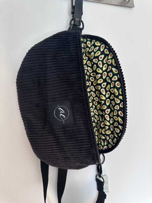 SOFORTKAUF XL Bauchtasche aus Cord schwarz mit Avocadomuster