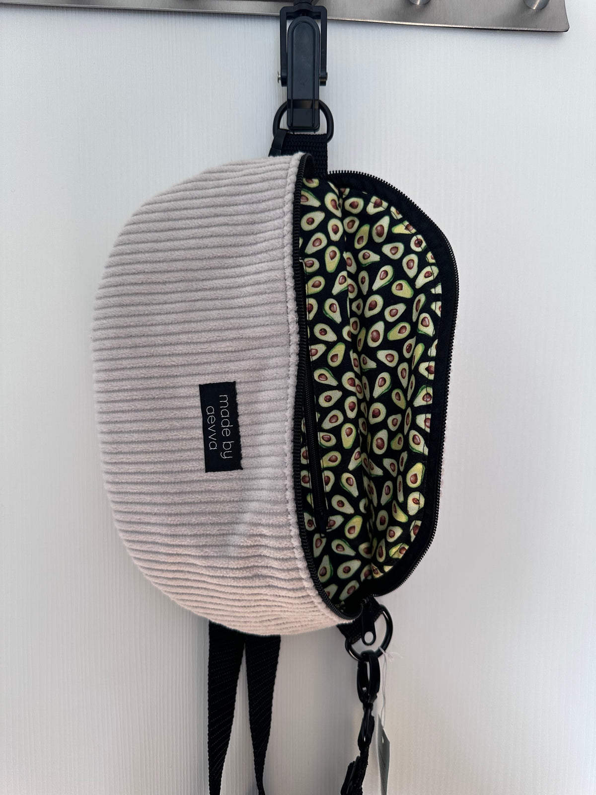 SOFORTKAUF Midi Bauchtasche aus Cord in Natur mit Avocado