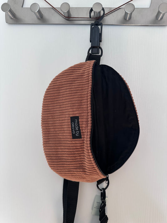SOFORTKAUF Midi Bauchtasche aus Cord in Kupfer