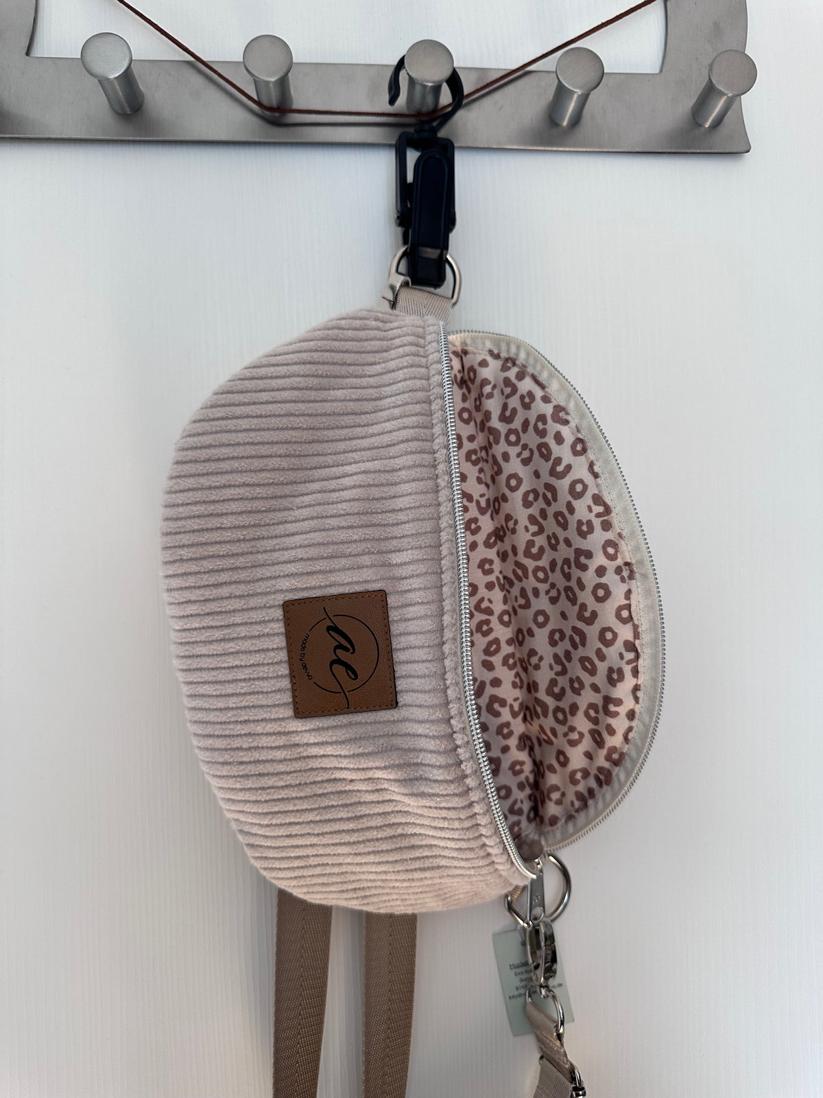SOFORTKAUF Midi Bauchtasche aus Cord in Natur; innen Leo beige