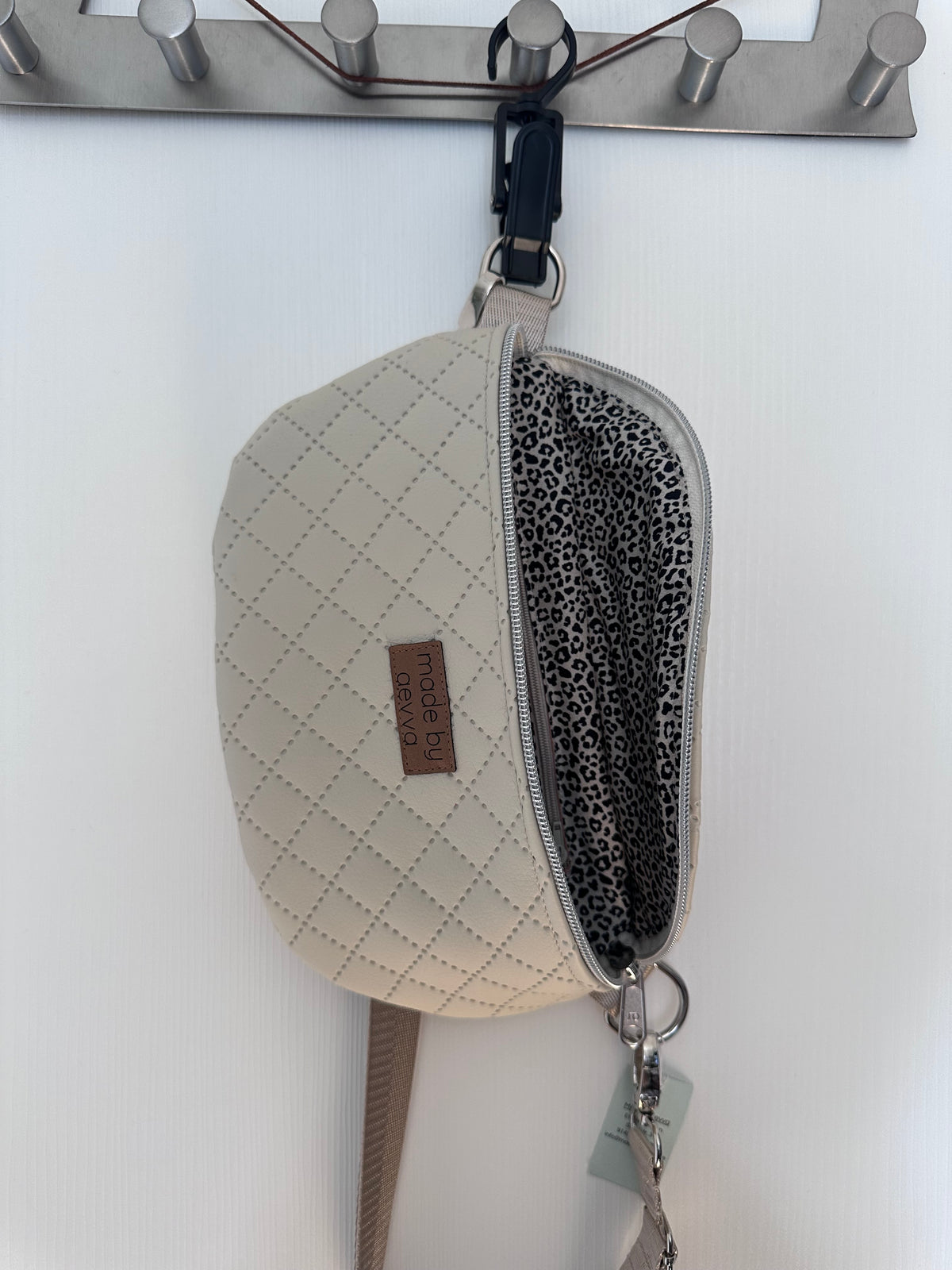 SOFORTKAUF Midi Bauchtasche aus Kunstleder beige mit Rauten, innen Leo beige