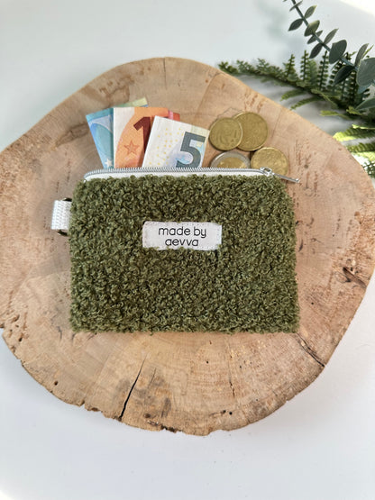 Kleiner Mini Geldbeutel aus Teddystoff in olive / madebyaevva