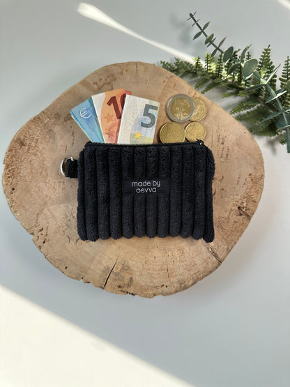Kleiner Mini Geldbeutel aus breitem Cord in schwarz / madebyaevva
