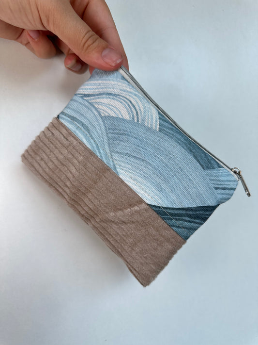 Handgefertigtes Täschchen aus Canvas und Cord als Kosmetiktasche