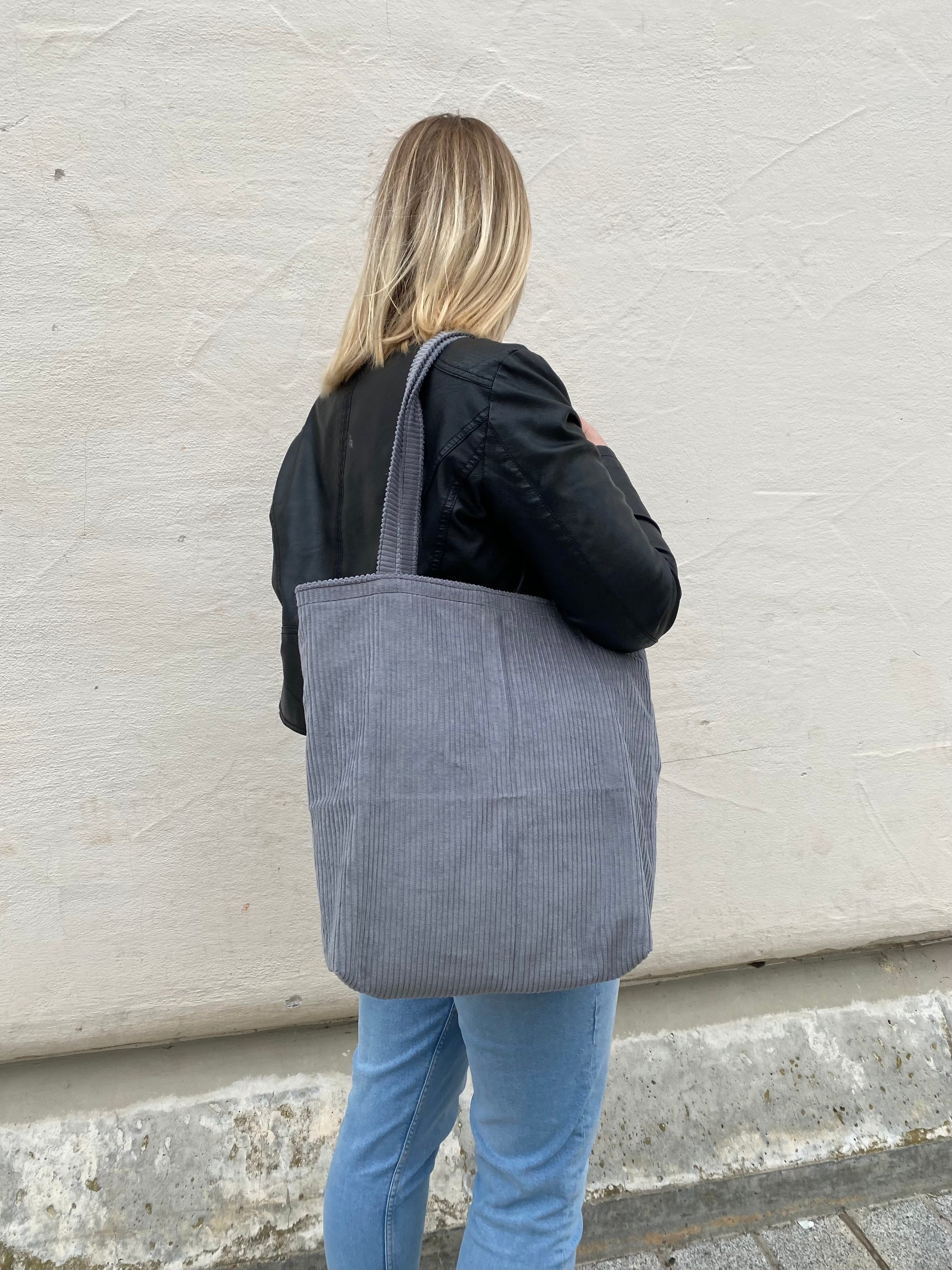 Shopper aus grauem Cord