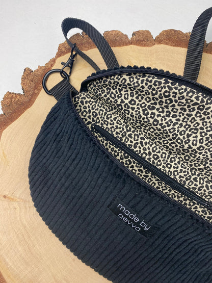 Midi Bauchtasche aus Cord in schwarz