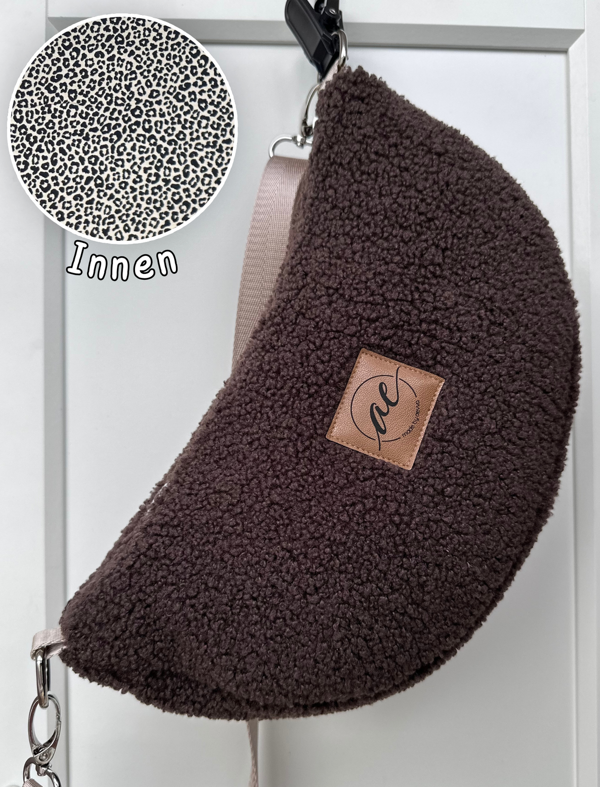 SOFORTKAUF Midi Mondtasche aus Teddy in braun mit Leo