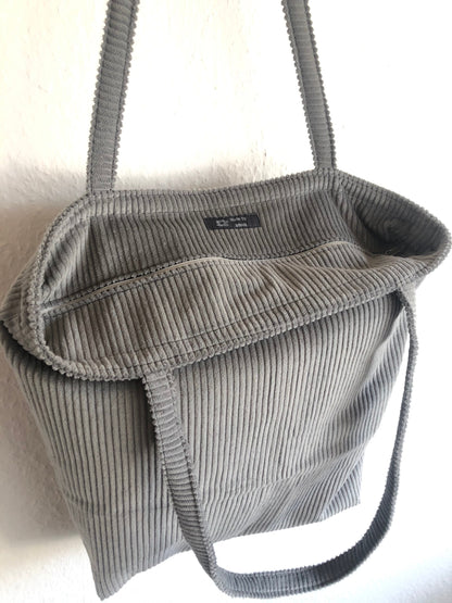 Shopper groß aus Cord in grau mit Reißverschluss und Innentasche