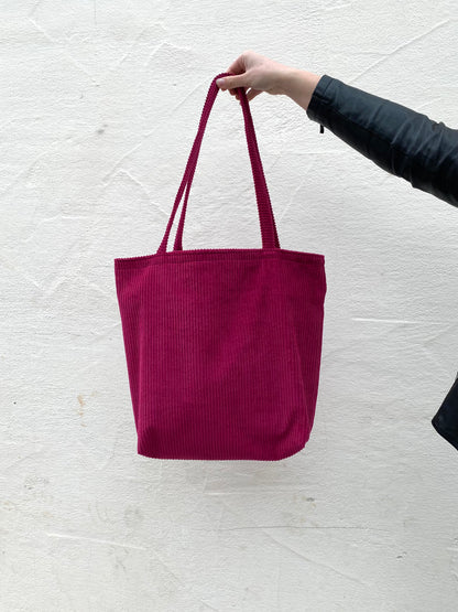 Shopper groß aus Cord in rot mit Reißverschluss und Innentasche