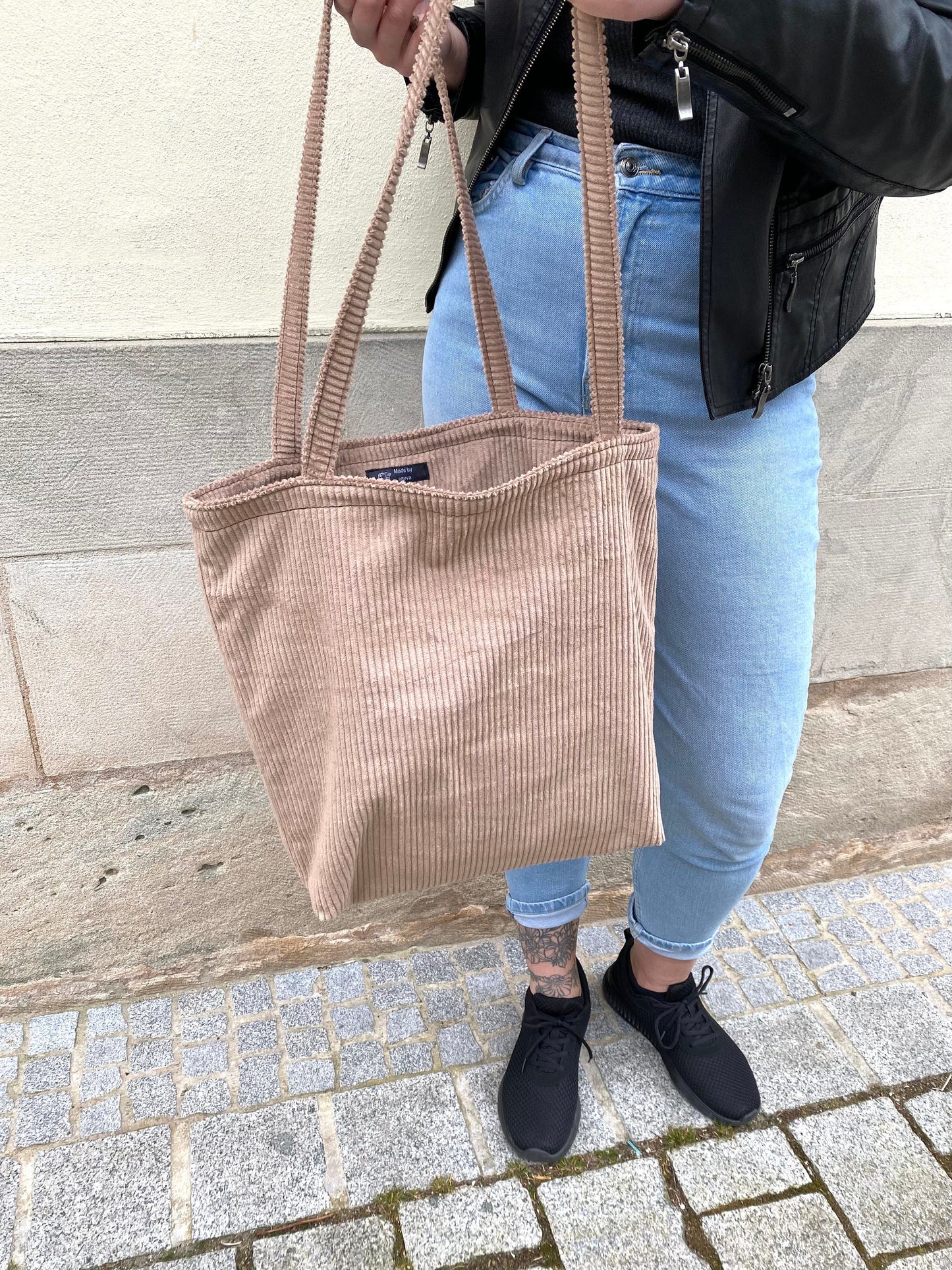 Shopper groß aus Cord in beige/ hellbraun mit Reißverschluss und Innentasche