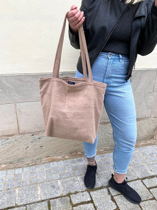 Shopper groß aus Cord in beige/ hellbraun mit Reißverschluss und Innentasche