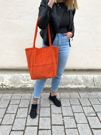 Shopper groß aus Cord in orange mit Reißverschluss und Innentasche